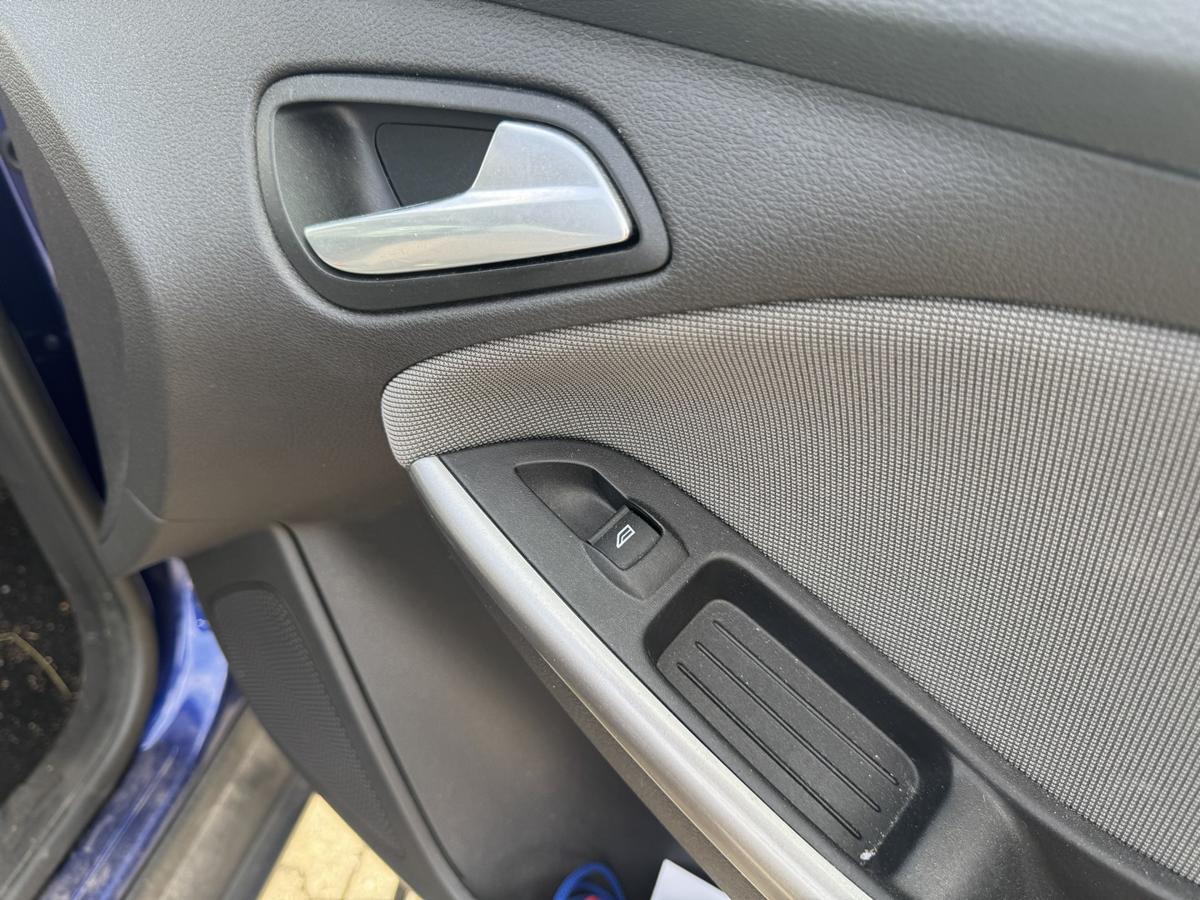 Ford Focus 3 original T&uuml;r vorn rechts Indic Blau 5-T&uuml;rer Rohbau Bj.2014